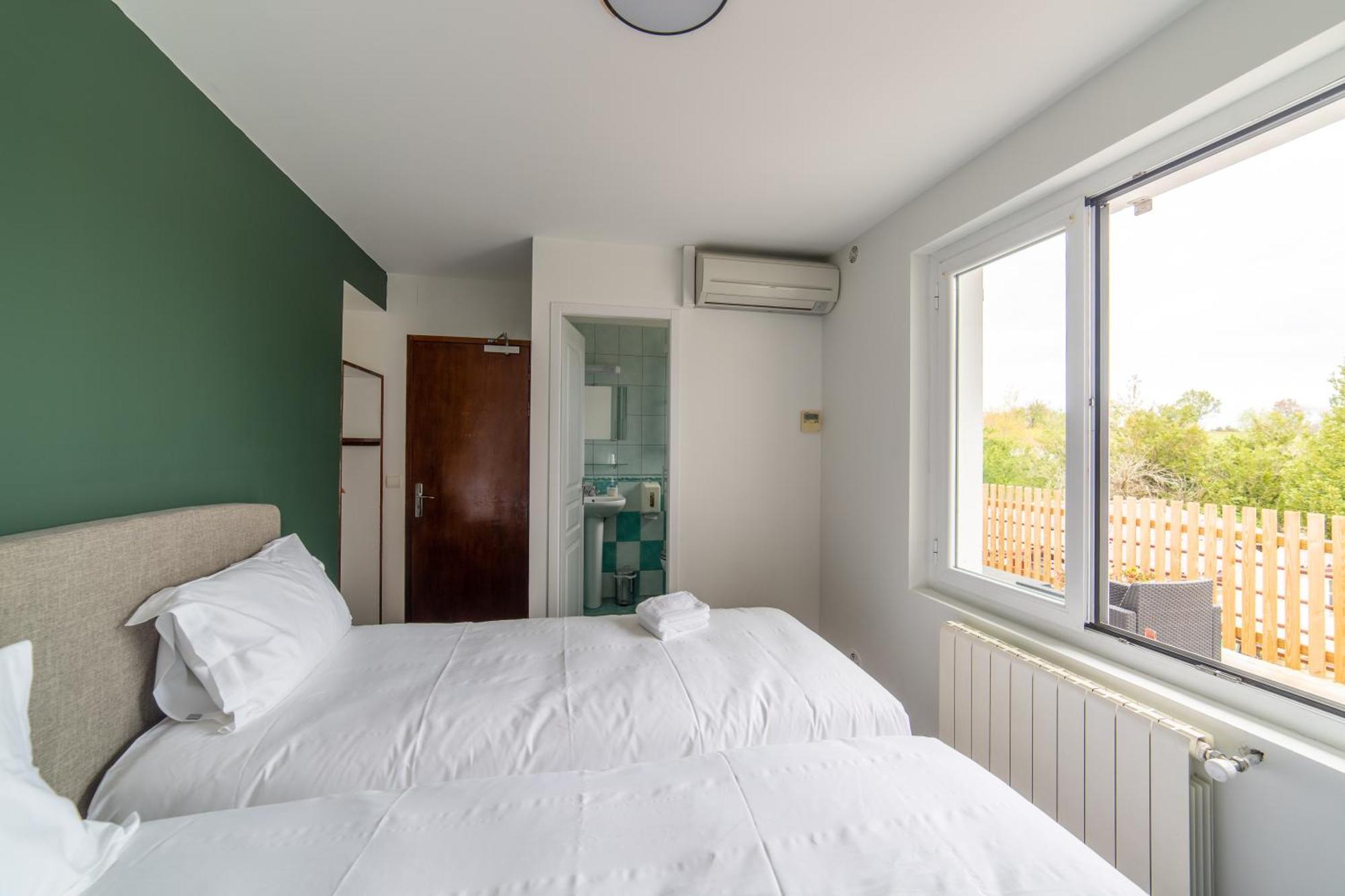Auberge Trabenia Ascain Phòng bức ảnh